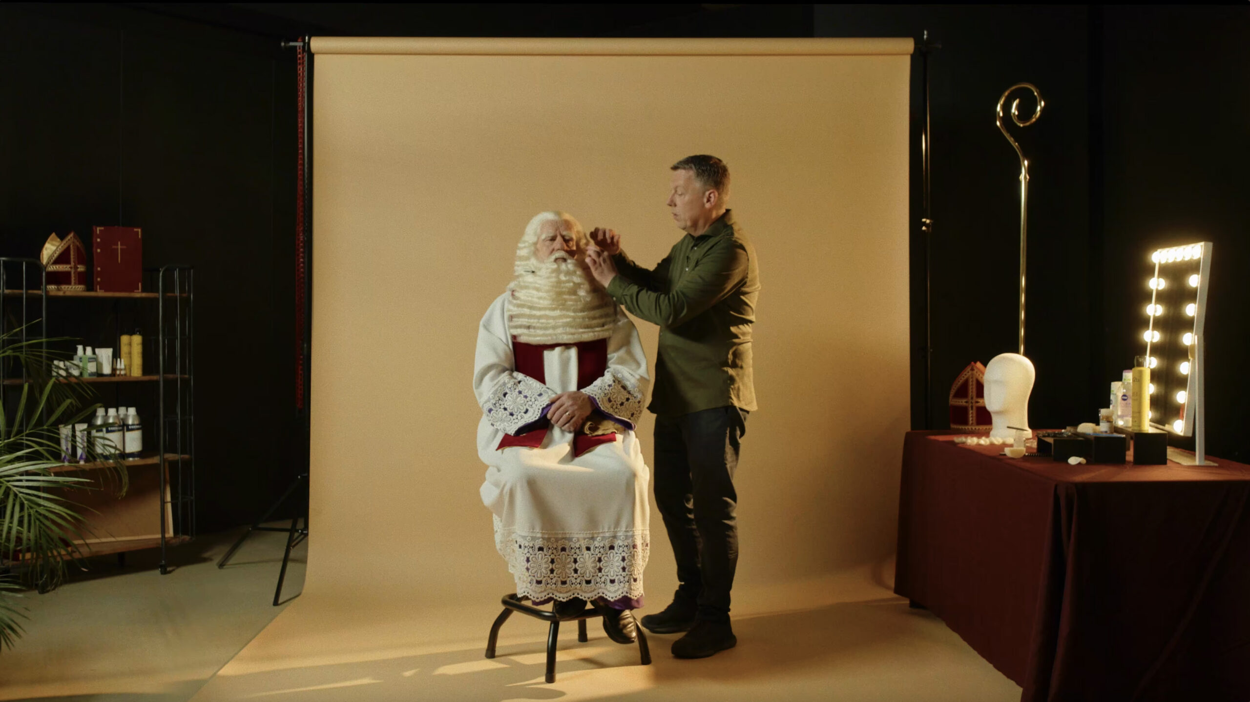 haarwerk aanbrengen Sinterklaaskrullen